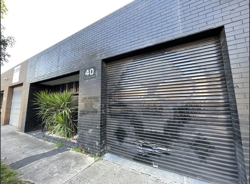 central avenue sunshine factory for lease. Front view of roller door