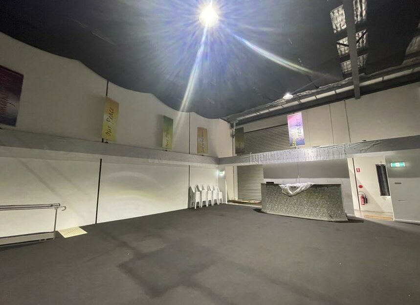 Hoppers Crossing warehouse for sale