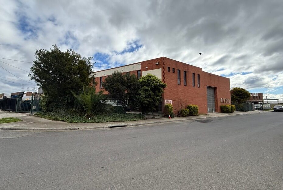 Corner perspective of industrial building for rent at 2 Disney Avenue Keilor East
